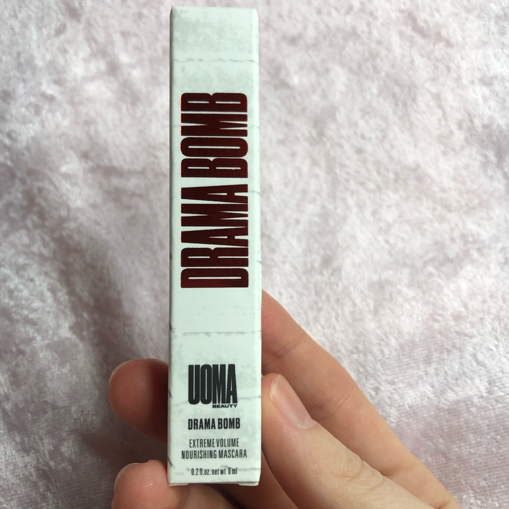 UOMA DRAMA BOMB Extreme volume nourishing mascara